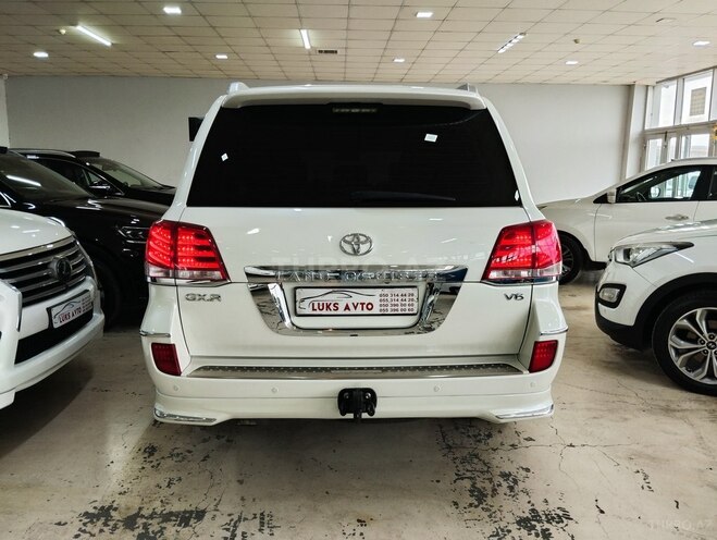 Toyota Land Cruiser-5
