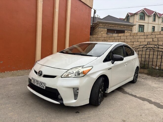 Toyota Prius 2015, 188,000 km - 1.8 л - Bakı