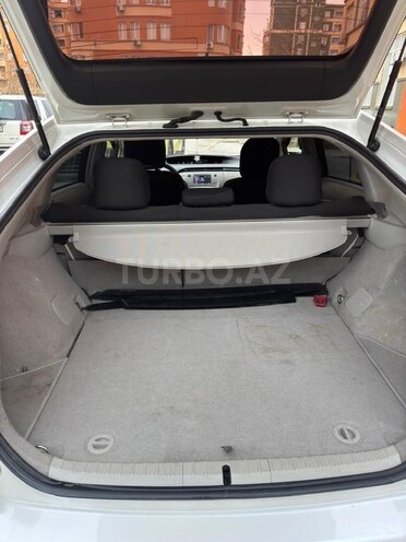 Toyota Prius 2015, 188,000 km - 1.8 л - Bakı