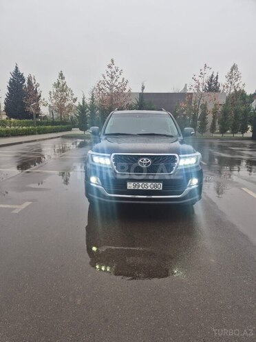 Toyota Land Cruiser 2010, 300,000 km - 4.5 l - Salyan