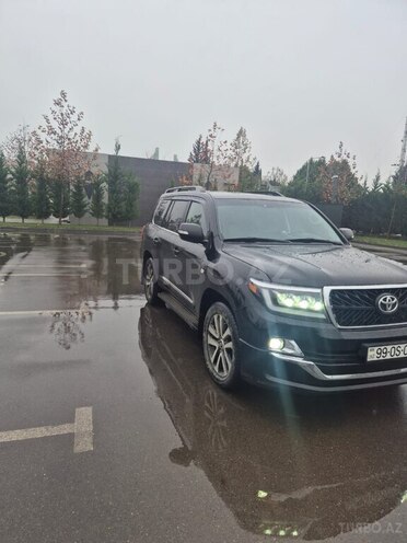 Toyota Land Cruiser 2010, 300,000 km - 4.5 l - Salyan