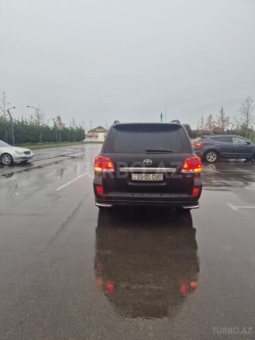 Toyota Land Cruiser 2010, 300,000 km - 4.5 l - Salyan