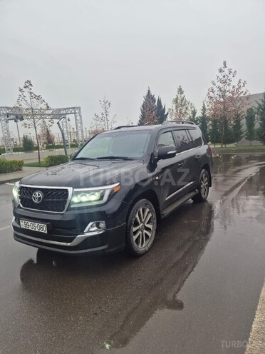 Toyota Land Cruiser 2010, 300,000 km - 4.5 l - Salyan