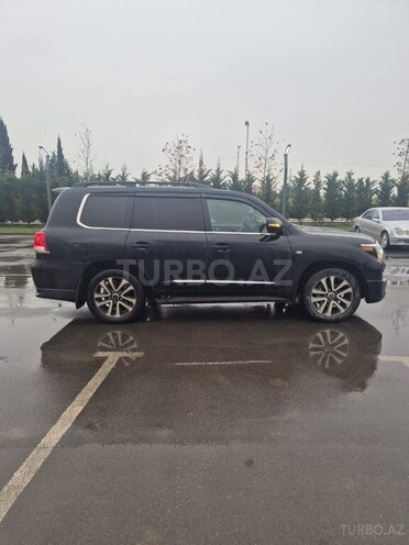 Toyota Land Cruiser 2010, 300,000 km - 4.5 l - Salyan