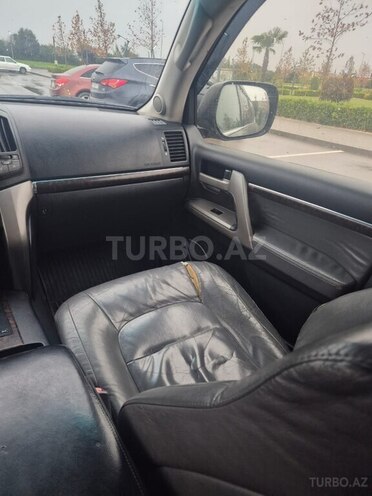 Toyota Land Cruiser 2010, 300,000 km - 4.5 l - Salyan