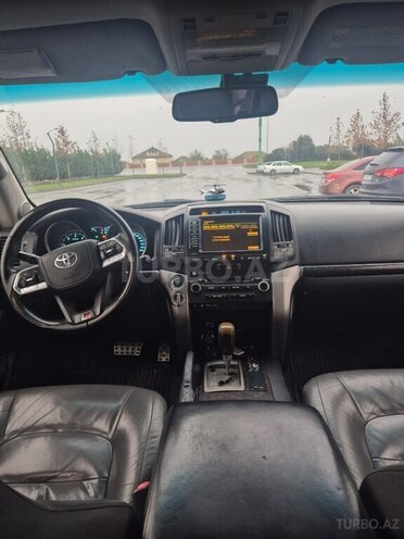 Toyota Land Cruiser 2010, 300,000 km - 4.5 l - Salyan