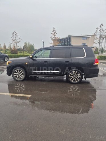 Toyota Land Cruiser 2010, 300,000 km - 4.5 l - Salyan