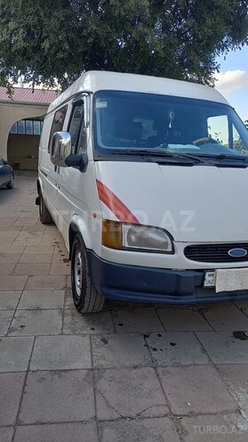 Ford Transit-4