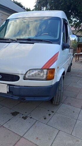 Ford Transit-5