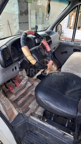 Ford Transit-12