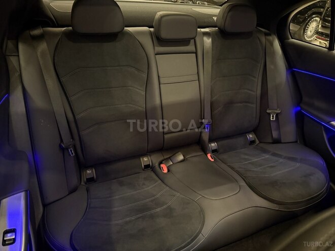 Mercedes E 300 e-15