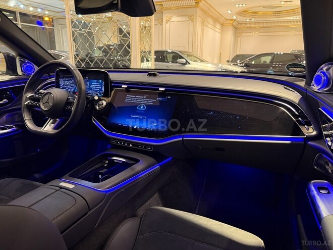 Mercedes E 300 e-11
