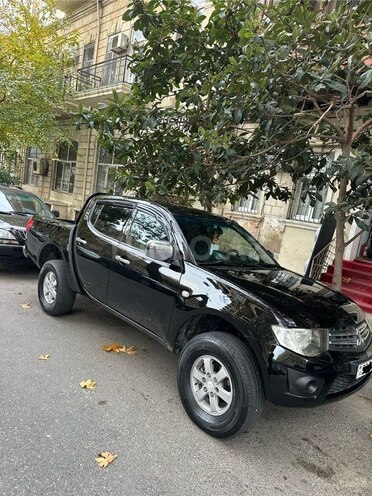 Mitsubishi L200 2011, 260,300 km - 2.5 l - Bakı