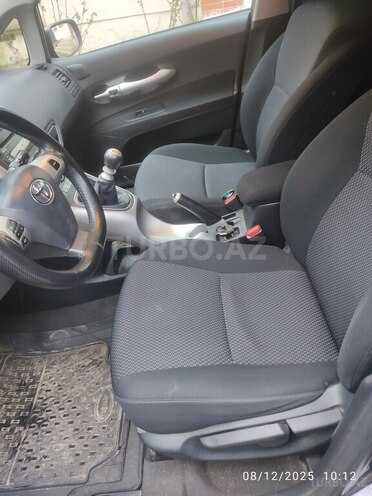 Toyota Auris 2011, 229,000 km - 1.4 l - Göygöl