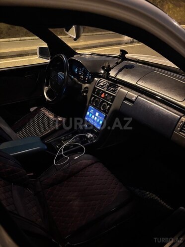 Mercedes E 220-6