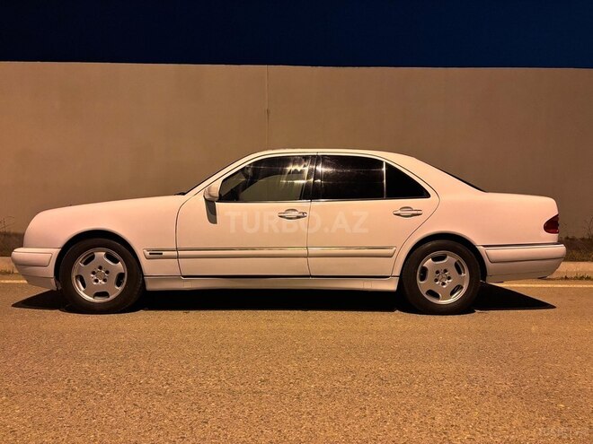 Mercedes E 220-3