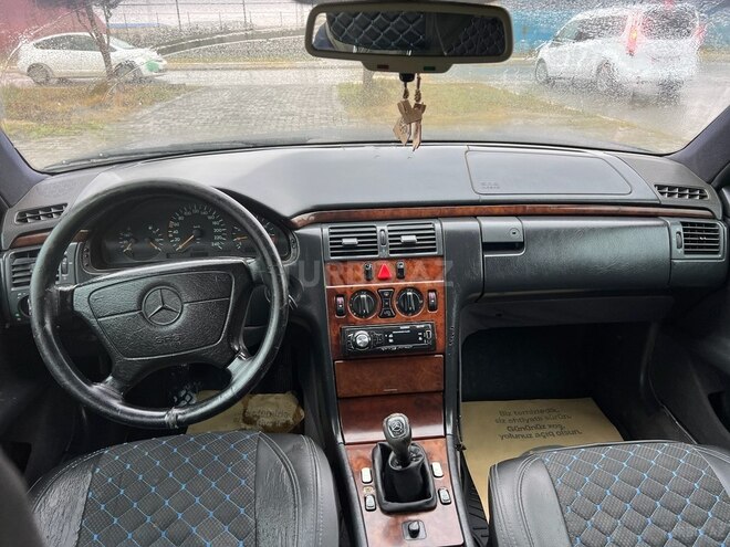 Mercedes E 200 1995, 298,521 km - 2.0 l - Bakı