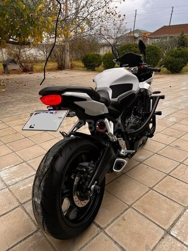 Honda CBR650R-9