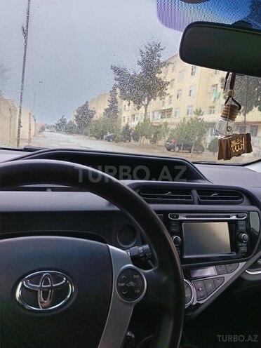 Toyota Prius C 2015, 198,000 km - 1.5 l - Bakı
