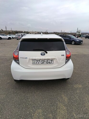 Toyota Prius C 2015, 198,000 km - 1.5 l - Bakı