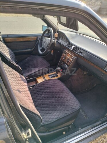 Mercedes E 230 1995, 300,000 km - 2.3 l - Şəmkir
