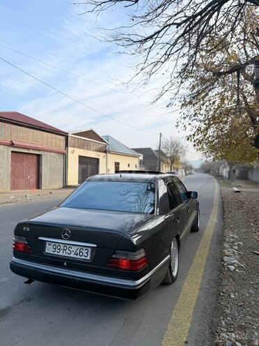 Mercedes E 230 1995, 300,000 km - 2.3 l - Şəmkir