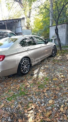 BMW 528 2013, 187,500 km - 2.0 l - Qax