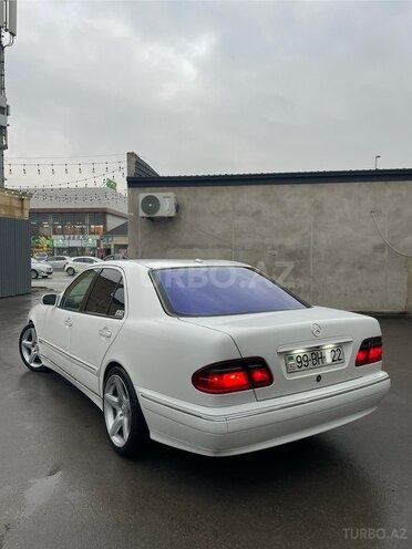 Mercedes E 220 1999, 246,000 km - 2.2 l - Bakı