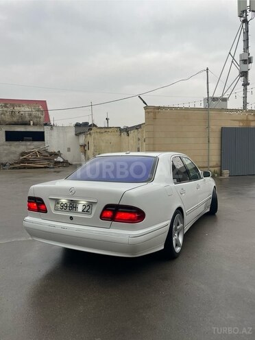 Mercedes E 220 1999, 246,000 km - 2.2 l - Bakı