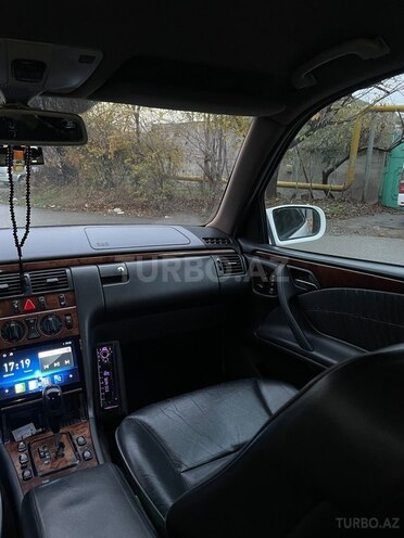 Mercedes E 220 1999, 246,000 km - 2.2 l - Bakı