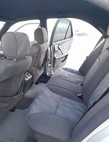 Mercedes E 220 2000, 585,000 km - 2.2 l - Ucar