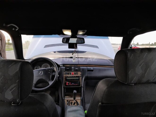 Mercedes E 220 2000, 585,000 km - 2.2 l - Ucar