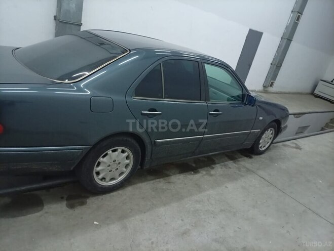 Mercedes E 240 1999, 326,000 km - 2.6 l - Bakı