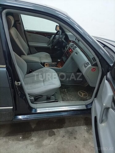 Mercedes E 240 1999, 326,000 km - 2.6 l - Bakı