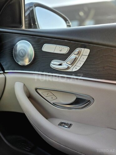 Mercedes E 300 4MATIC 2016, 76,800 km - 2.0 л - Bakı