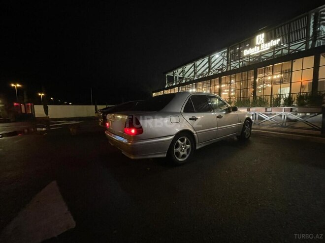 Mercedes C 220 1999, 210,000 km - 2.2 l - Bakı