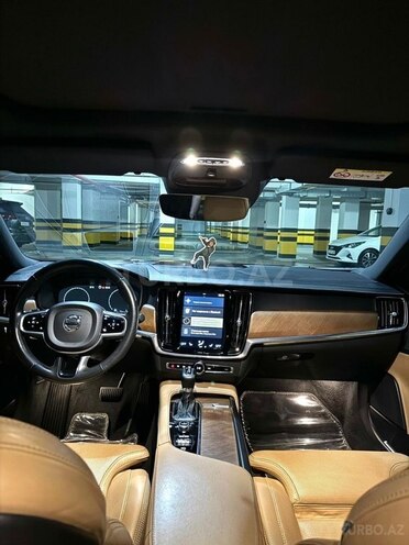 Volvo S90-7
