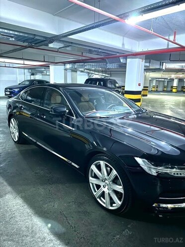 Volvo S90-4