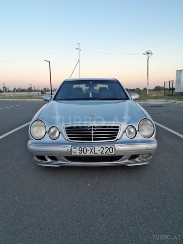 Mercedes E 220 2000, 585,000 km - 2.2 l - Ucar