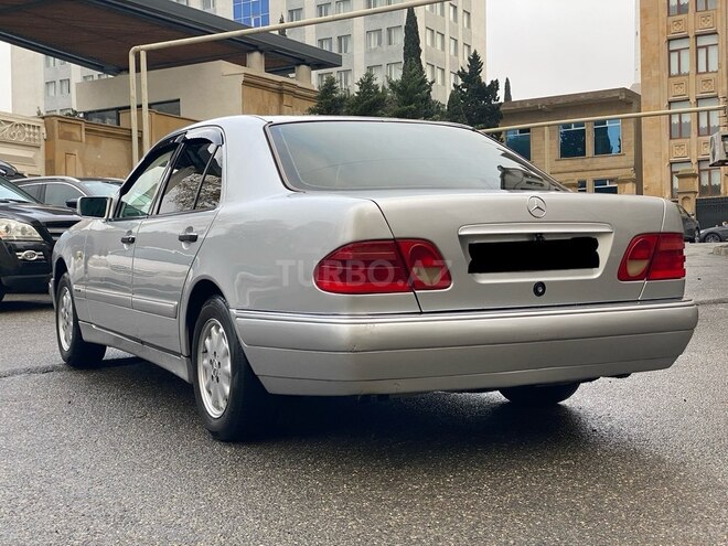 Mercedes E 240 1999, 401,000 km - 2.4 l - Bakı