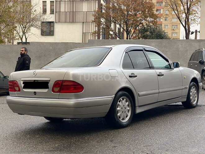 Mercedes E 240 1999, 401,000 km - 2.4 l - Bakı