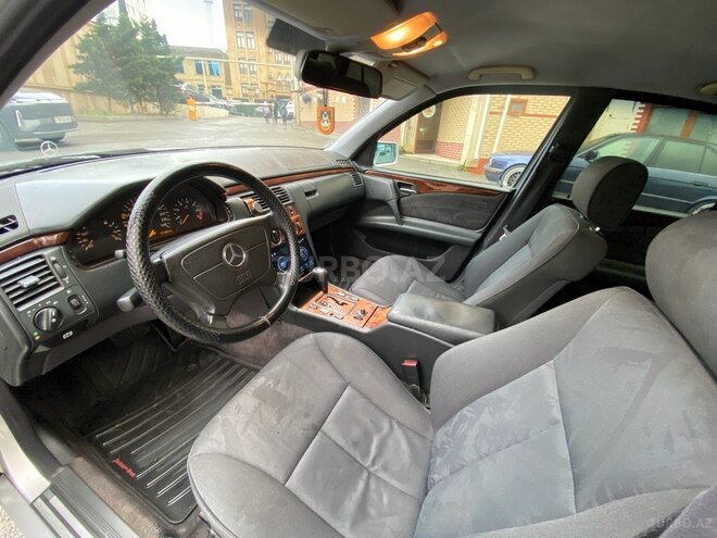 Mercedes E 240 1999, 401,000 km - 2.4 l - Bakı
