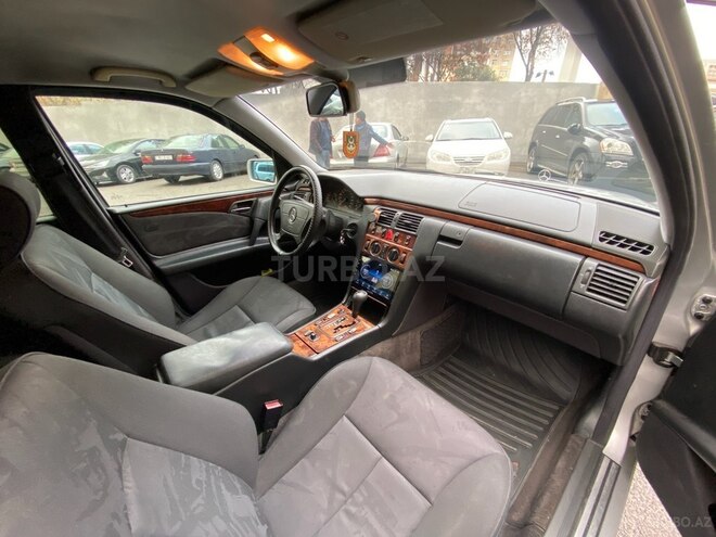 Mercedes E 240 1999, 401,000 km - 2.4 l - Bakı