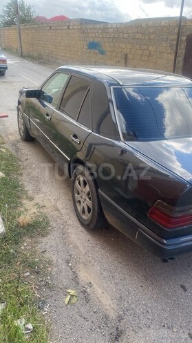 Mercedes E 250 1995, 665,908 km - 2.5 л - Bakı