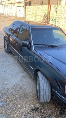 Mercedes E 250 1995, 665,908 km - 2.5 л - Bakı