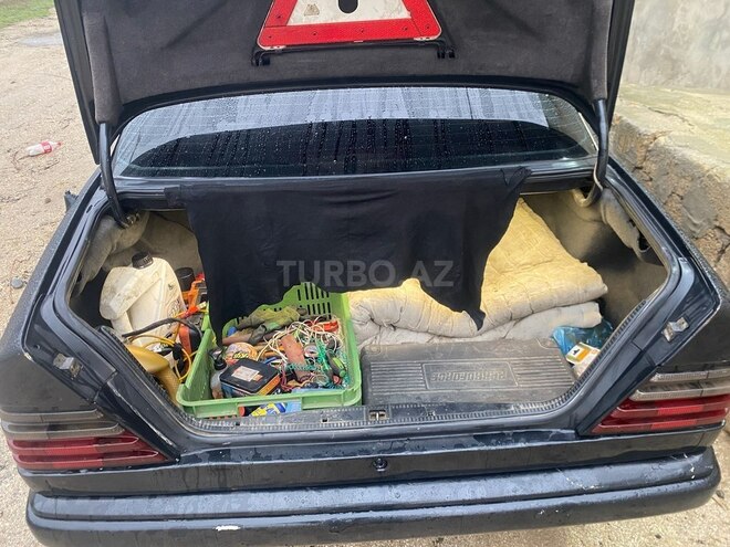 Mercedes E 250 1995, 665,908 km - 2.5 л - Bakı