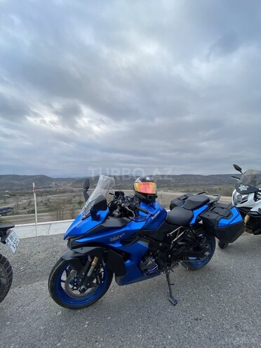 Suzuki GSX-S1000GT-5