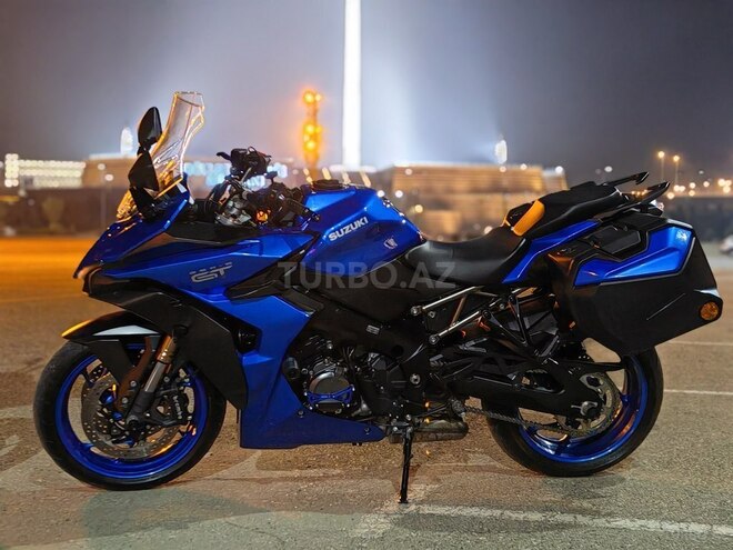 Suzuki GSX-S1000GT-1