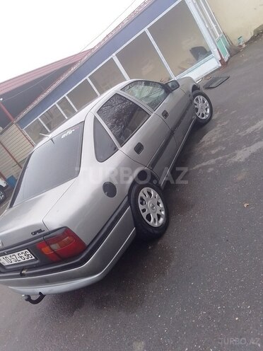 Opel Vectra 1993, 350,000 km - 2.0 l - Tovuz