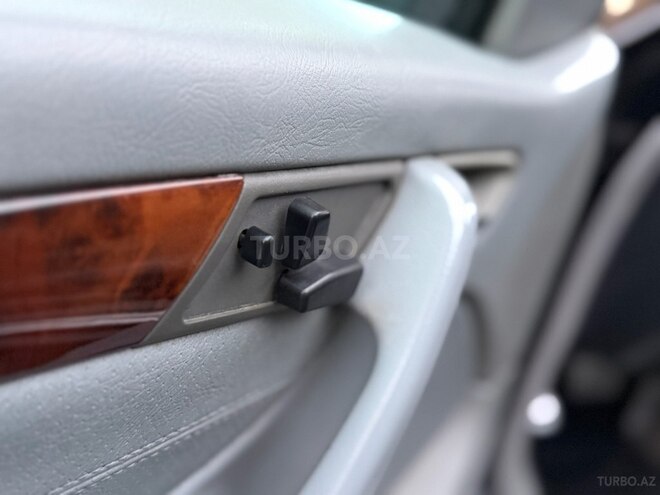Mercedes C 230 1999, 239,000 km - 2.3 л - Sumqayıt